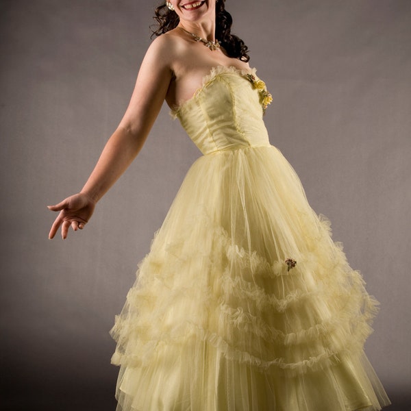 Vintage 1950s Wedding Dress Yellow Tulle Bombshell Cupcake Strapless Bridal Fashions