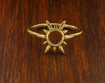 Anillo de latón con diseño de rayos de sol: anillo bohemio ajustable hecho a mano con diseño de rayos de sol, joyería de inspiración celestial, regalo minimalista de latón para ella.