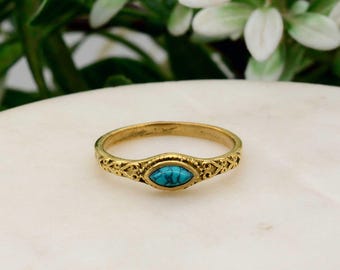 Anillo de latón turquesa, joyería bohemia hecha a mano, delicado anillo de piedra preciosa de estilo vintage, anillo de latón con piedra azul ovalada, regalo para mujer