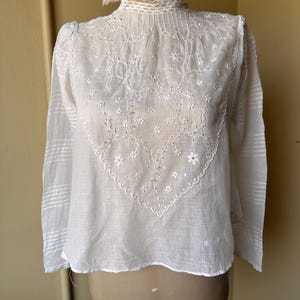 Antique Edwardian White Cotton Blouse with Lace Collar & Embroidery