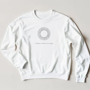 a book is a portal, not an object Bücher Pullover Buch liebhaber gemütliches lese outfit zeichnerisches minimalistisches design