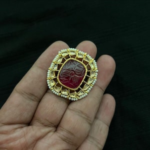 Anillo llamativo de plata de ley con rubí tallado, anillo Kundan Jadau antiguo para mujer, anillo con gema tallada con motivos florales, joyería tradicional india.