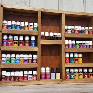 Porta aceites esenciales de madera envejecida: organizador para más de 70 aceites