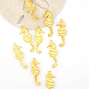 Gold Seahorse Charm, German Resin Beach Amulet, 28mm, 1 Pendant, DIY Jewelry Making, Gold Pendant