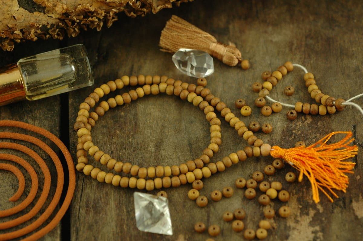  Mens Womens 108 Bead Sandalwood 8mm Mala Bracelet - Yoga Meditation  Beads - Buddha Prayer Beads: Clothing, Shoes & Jewelry