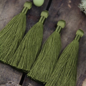 Borlas de lujo sedosas verdes musgosas, color natural, colgantes de borlas largas hechas a mano, fabricación de joyas diy, encanto de flecos, borla de 3,5, 2 piezas imagen 3