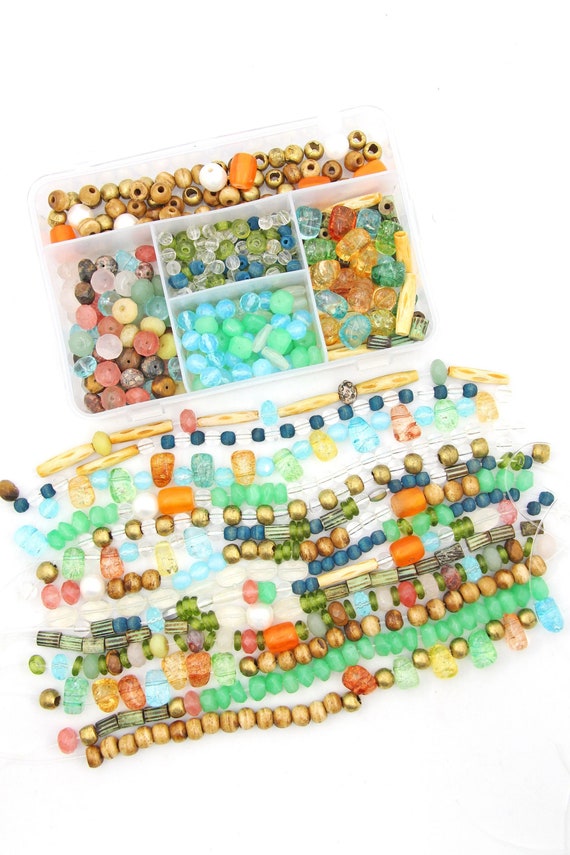 Kit per realizzare braccialetti elastici Primavera: oltre 15 braccialetti  con perline fai da te, perline di legno, perle, pietre semipreziose,  perline di osso, regali creativi -  Italia