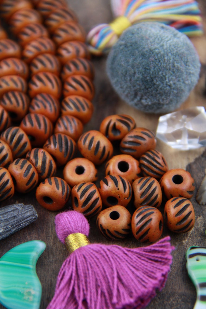 Burnt Orange Grooved Hand Carved Rondelle Bone Beads, 10x8mm, Sacral Chakra Orange Mala Making Supply, Ethnic, Natural Bohemian Beads, 27 pc image 3