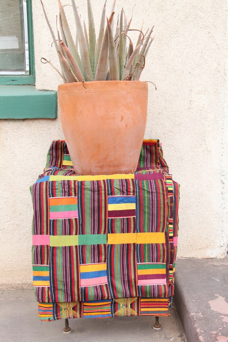 Ewe Kente Tuch aus Ghana, 1970's Vintage, Tribal gewebtes Textil, mehrfarbiger Wandbehang, afrikanische Innendekoration, gestreiftes Wohndekor Bild 1