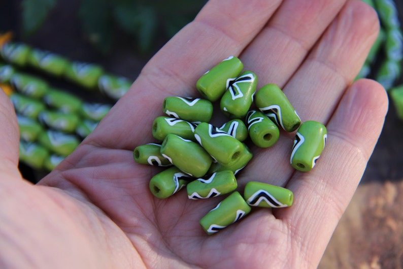 Green Arrow: Hand Painted Stained Teardrop Bone Beads, 6x13mm, 16 beads, White & Black, Indian Cow Bone, Craft, Jewelry Making Supply image 5