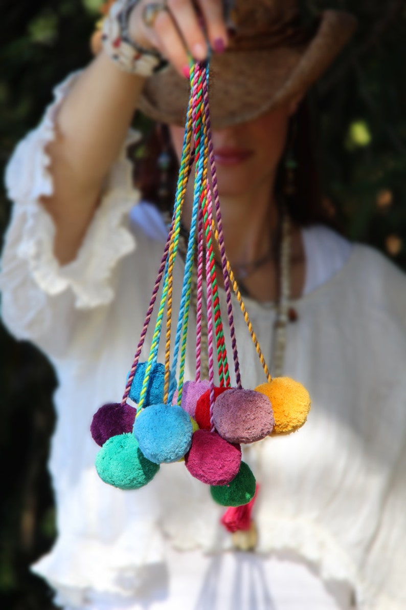 Wählen Sie Ihre Farbe Pom Pom Swag, Taschenanhänger, Taschenpom, Bindeband, Pom Pom Seil, Quaste, Dekoration, Boho Mode, Dekorationszubehör, Design Bild 1