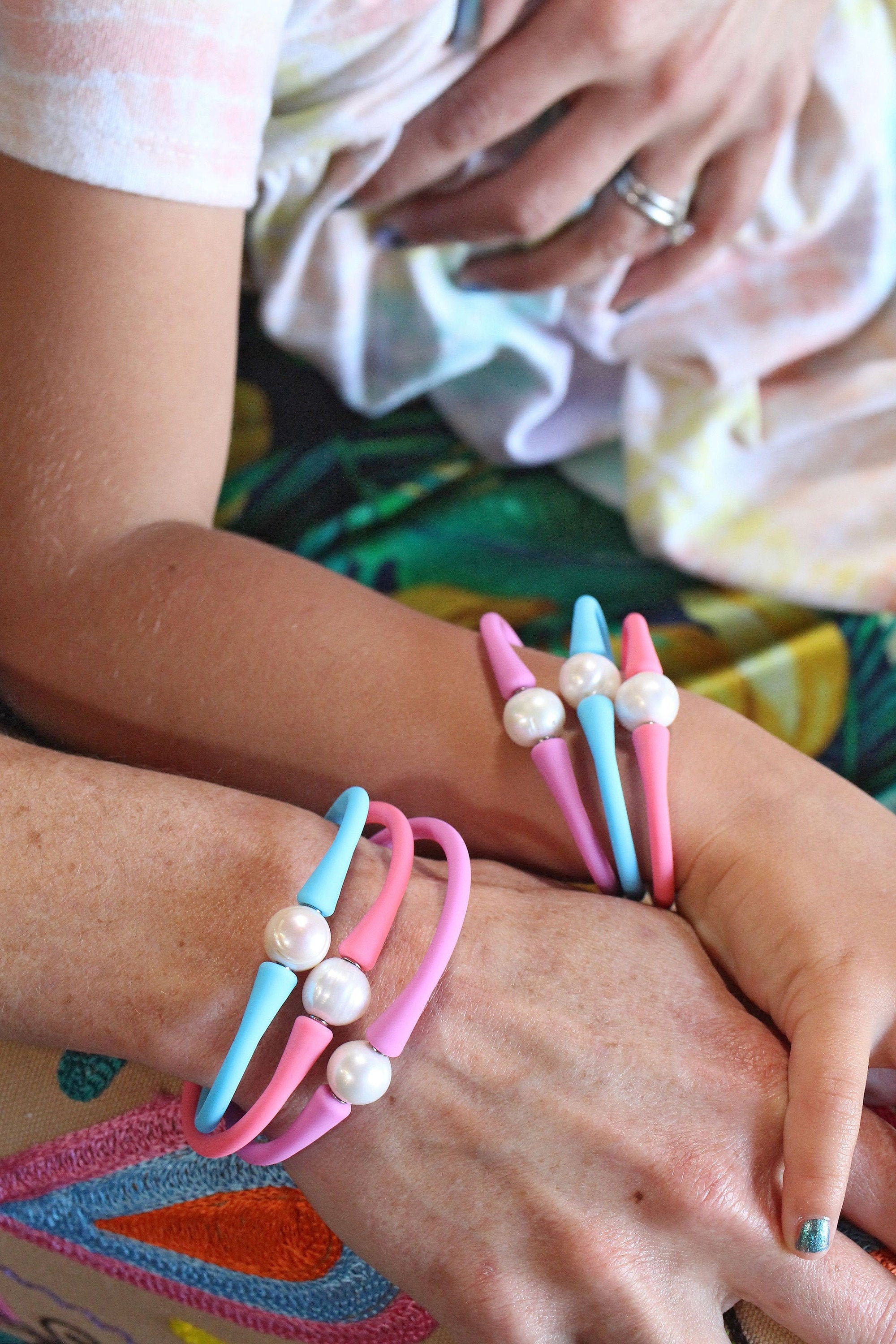 Janis The Pearl Waterproof Bracelet, Pearl & Silicone Rubber Stretch …