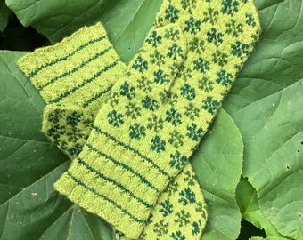 Finely Hand Knitted Estonian Mittens in Shades of Green - warm and windproof