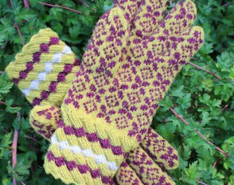 Finely Knitted Seto Estonian Gloves in Radaja Style in Burgundy and Yellow