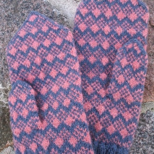 Finely Knitted Estonian Mittens FREE SHIPPING warm and windproof image 3