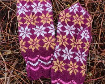 Finely Hand Knitted Estonian Mittens in Põlva Style in Burgundy Orange and White with Powerful 8-pointed Star Pattern