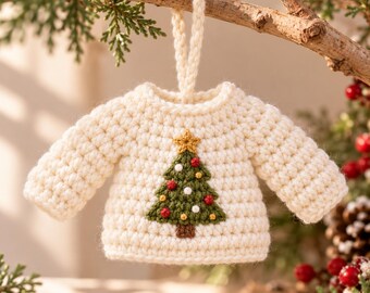 Mini-Weihnachtspullover-Anhänger aus Häkelnadeln, handgefertigter Weihnachtsbaumschmuck, gemütliches Weihnachtsgeschenk, rustikale Weihnachtsdeko