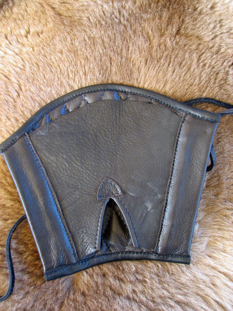 Quilted Archers Bracer image 2