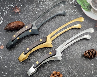 Personalized BBQ tongs, custom-engraved BBQ tool gifts, walnut wood handles with stainless steel jaws, a perfect gift for BBQ masters.