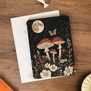 Retro Red Mushroom Black iPad Case with Pencil Holder For iPad 11/10/9 iPad Air 7/6 13&quot; 11&quot; 10.9&quot; iPad Pro 9.7&quot;11&quot;12.9&quot; 2024 iPad Mini 7/6