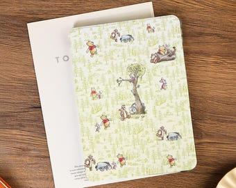 Cute Winnie the Pooh iPad Case with Apple Pencil Holder For 2025 iPad 11/10/9 iPad Mini 7/6 iPad Air 7/6/5 13"11"10.9" iPad Pro 9.7"11"12.9"