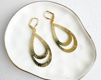 Pendientes de doble lágrima de oro cepillado: joyas geométricas colgantes