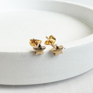 Dainty 18k Gold Star Stud Earrings: Minimalist Jewelry