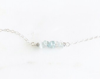 Aquamarine Chip Beaded Bracelet in Sterling Silver. Dainty Crystal Beaded Bracelet