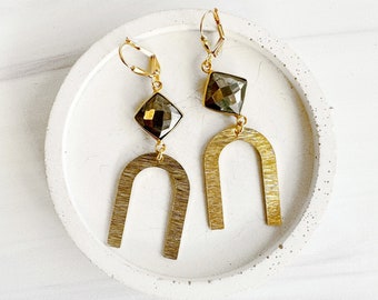 Horseshoe Dangle Earrings with Pyrite Stones in Brushed Brass Gold. Statement Dangle Earrings. Geometric Gemstone Earrings