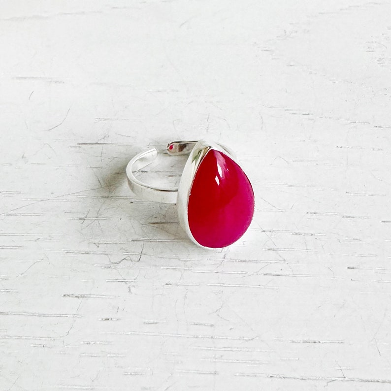 Fuchsia Chalcedony Teardrop Statement Ring in Gold and Silver. Adjustable Gemstone Cocktail Ring image 5