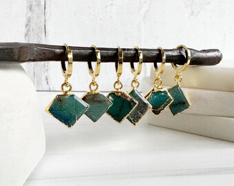Freeform Green Stone Drop Huggie in Gold (SOLD INDIVIDUALLY) Unakite Stone Earrings in Gold. Green Stone Dangle Earrings. Simple Gold Huggie