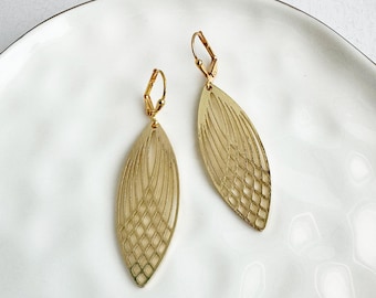 Pendientes colgantes marquesa de oro cepillado: joyería geométrica llamativa