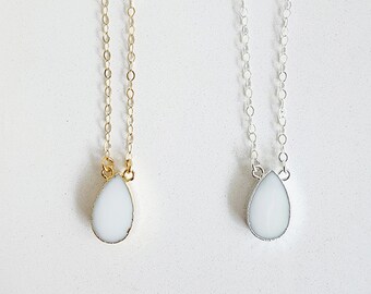 White Agate Teardrop Necklace in Gold and Silver. Simple Gemstone Necklace. Dainty Crystal Necklace