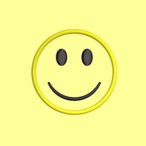 Op de afbeelding: Een gele smiley met een gele omtrek, zwarte ogen en een zwarte gebogen mond. De achtergrond is effen lichtgeel van kleur. Deze afbeelding is een eenvoudig, vrolijk ontwerp.