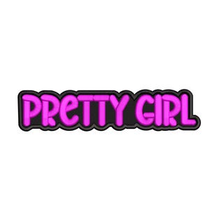 Op de afbeelding: Een afbeelding met de tekst "PRETTY GIRL" in een bubbellettertype. De woorden zijn helderroze met een zwarte omlijning en een donkergrijze achtergrond, op een witte achtergrond.