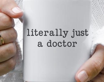Taza divertida de doctor, regalo para doctora nueva, taza de graduación de doctorado, taza de café para estudiantes de doctorado, regalo de doctora inspirado en colores suaves para mujeres