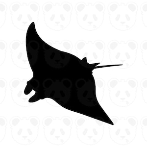 Puede incluir: Silueta negra de una manta raya, con las alas extendidas, sobre un fondo blanco con caras de panda. La forma de la raya está claramente definida, mostrando su forma distintiva.