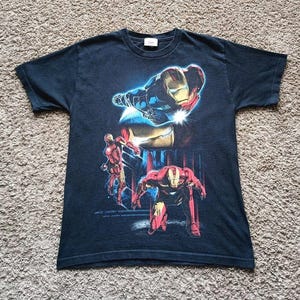 Camiseta vintage de Iron Man para niño, talla mediana, estampado gráfico, color negro. imagen 1