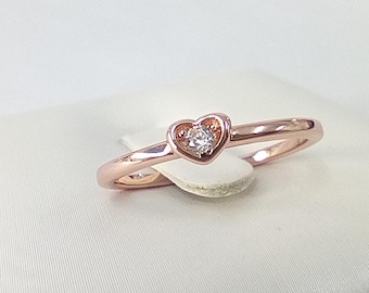 pierścionek Pandora Moments z możliwością łączenia w stosy, promieniujące serce Sormus