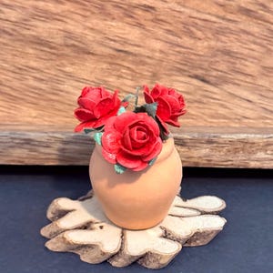 Miniature  Rustic flower pot with roses-1:12 scale