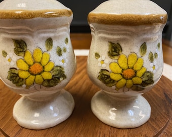 Vintage Mikasa Sunny Side Salt Pepper Shakers, Sunflower Stoneware, Farmhouse Kitchen Decor