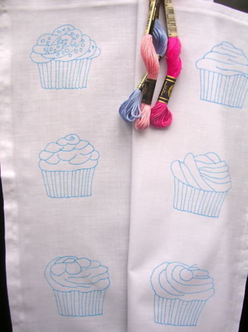 Stamped to Embroider Tray Cloth With a Unique Freestyle Embroidery