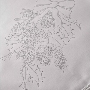 Christmas Wreath Tablecloth Unique Embroidery Pattern