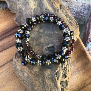 Ruby Chip Black Iridescent Glass Memory Wire Bracelet, Silver Flower Accents