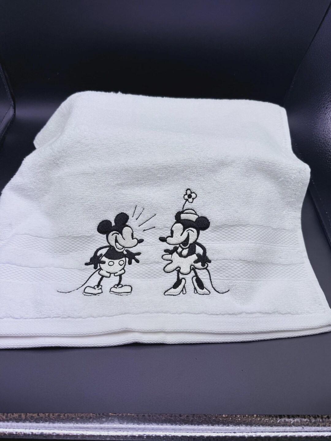 Best HD Pictures about  Mickey Mouse Hand Towels  with No AI Images