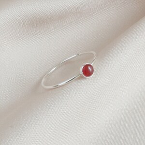 Minimalist Carnelian Ring, Dainty Gold Ring, Stacking Ring, Silver Gemstone Ring, Gold Carnelian Ring, Tiny Minimalist Ring Gift for Her 4mm immagine 2