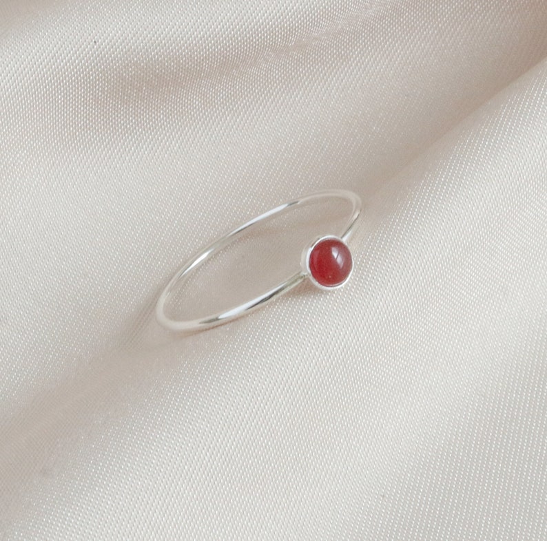 Minimalist Carnelian Ring, Dainty Gold Ring, Stacking Ring, Silver Gemstone Ring, Gold Carnelian Ring, Tiny Minimalist Ring Gift for Her 4mm immagine 2