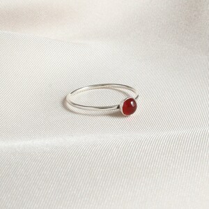 Minimalist Carnelian Ring, Dainty Gold Ring, Stacking Ring, Silver Gemstone Ring, Gold Carnelian Ring, Tiny Minimalist Ring Gift for Her 4mm immagine 4