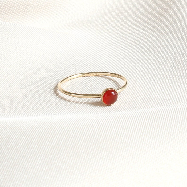 Minimalist Carnelian Ring, Dainty Gold Ring, Stacking Ring, Silver Gemstone Ring, Gold Carnelian Ring, Tiny Minimalist Ring Gift for Her 4mm immagine 5