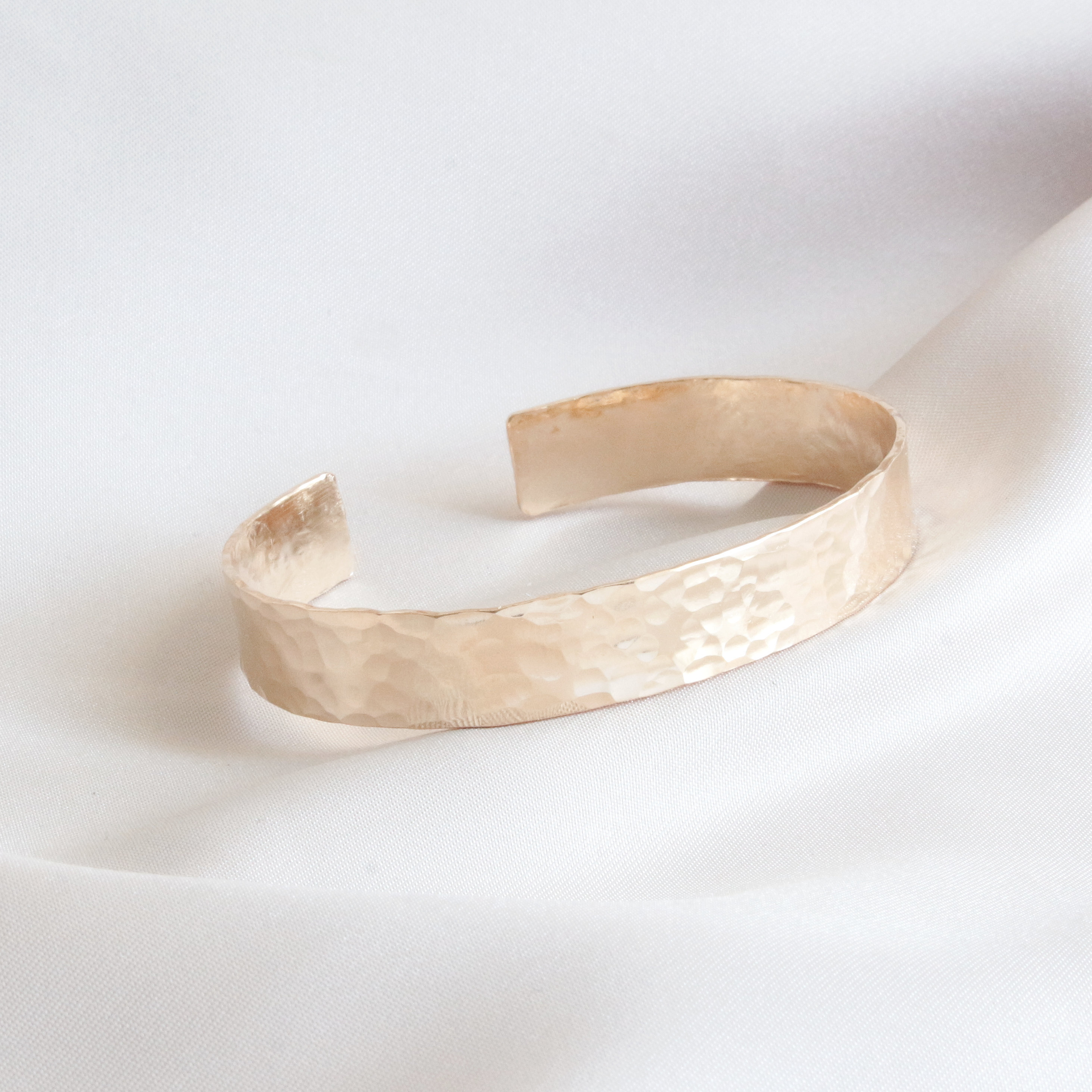 Hammered Gold Bracelet, Wide Gold Bangle, Hammered Bangle, Stacking Gold Hammered Cuff, Hammered Gold Bangle, Statement Bangle, Gift for Her